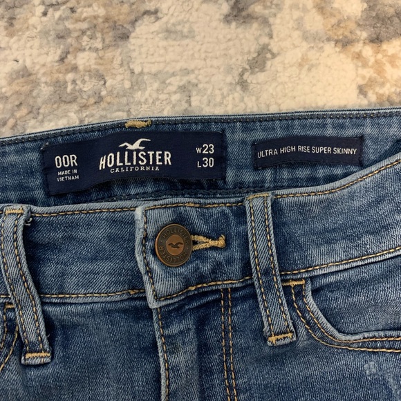 Hollister Super Skinny High-Rise Jeans - Picture 4 of 4